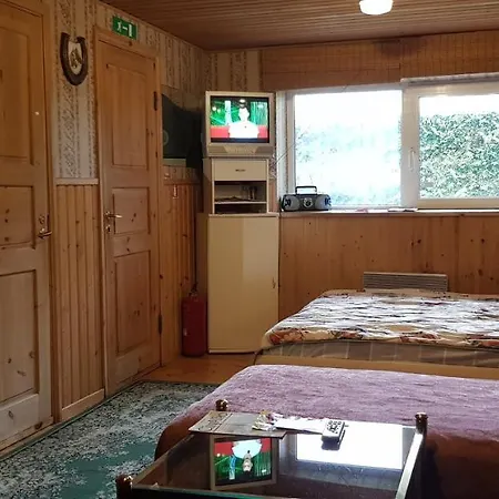 Hostel Ranna Παρνού