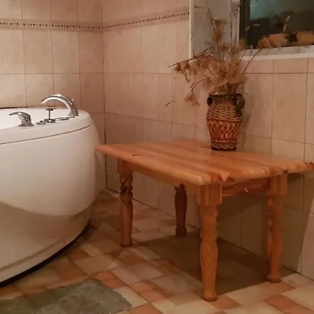 Ranna Hostel Παρνού